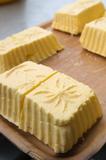 How to soften butter quickly using simple kitchen tricks