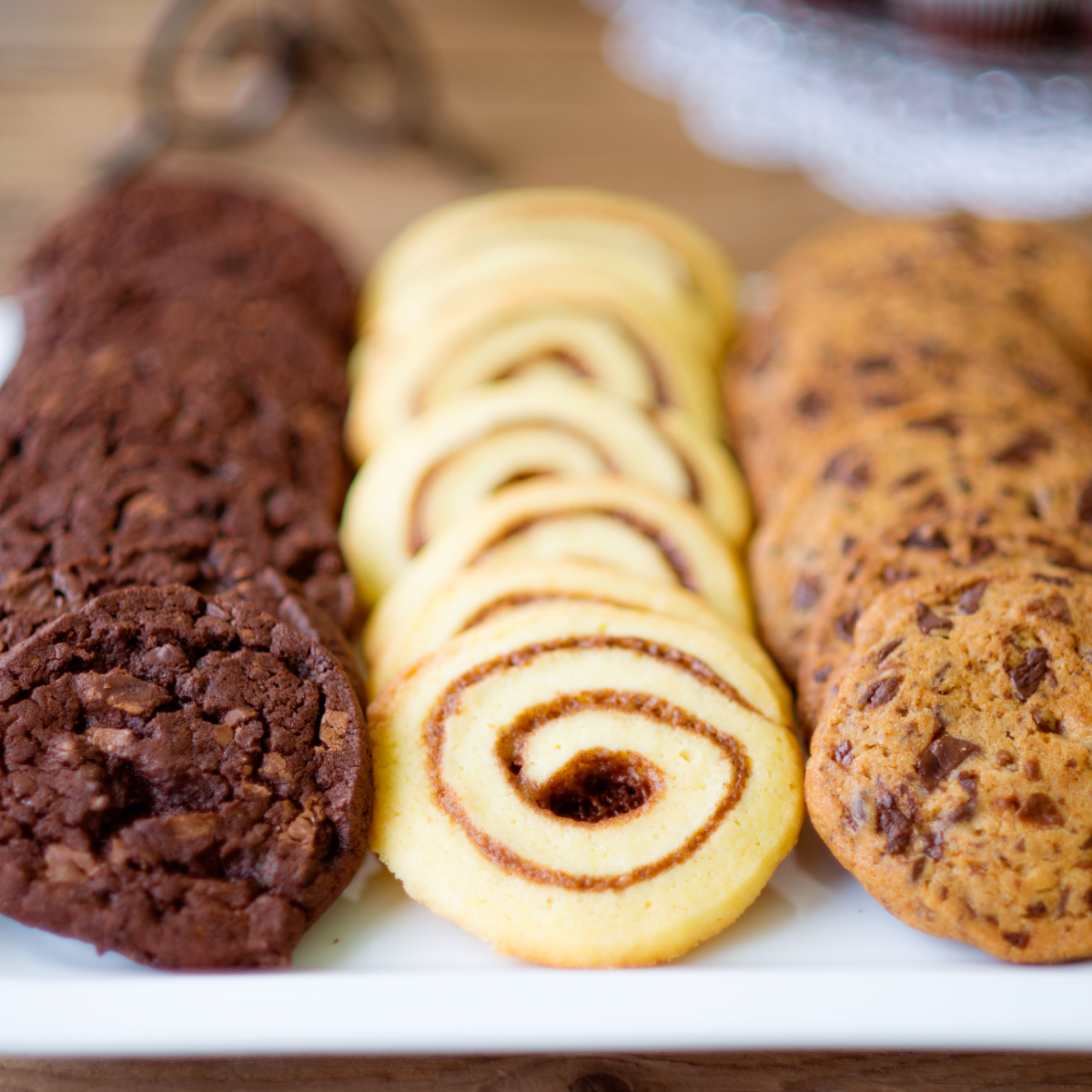 How Many Cookies Per Person? (Calculator for 10–100 Guests + Exact Chart)