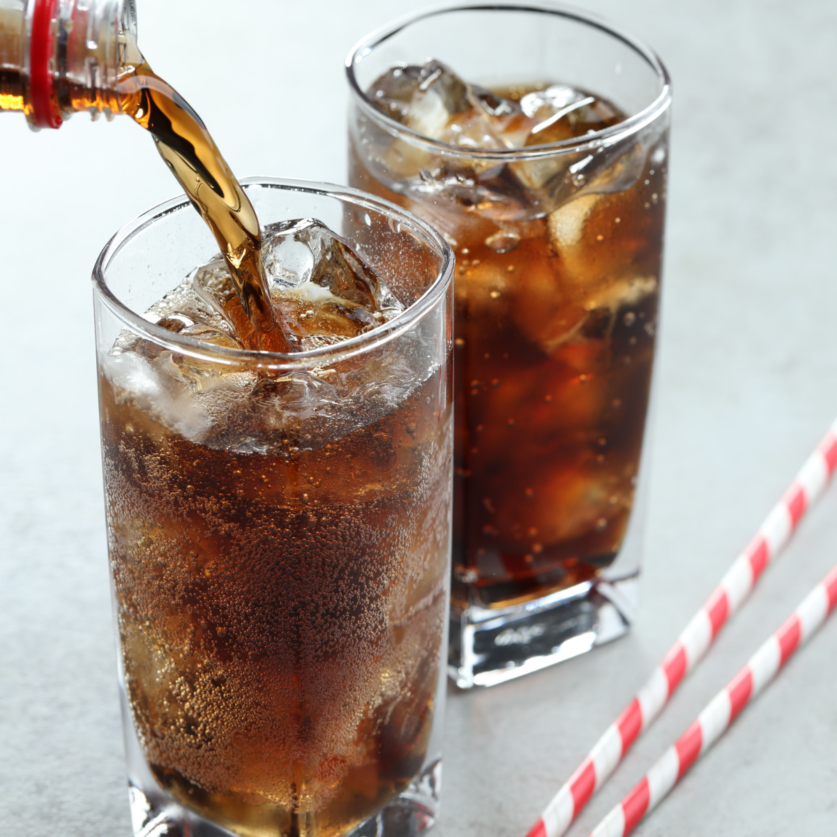 How Much Soda Per Person? Free Calculator + Chart (10–100 Guests)