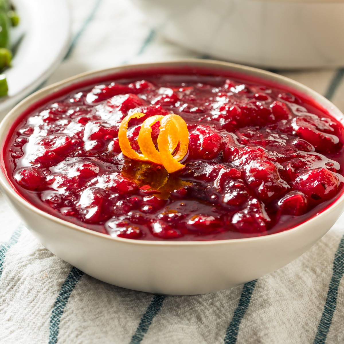 How Much Cranberry Sauce Per Person? Exact Amounts + Free Calculator